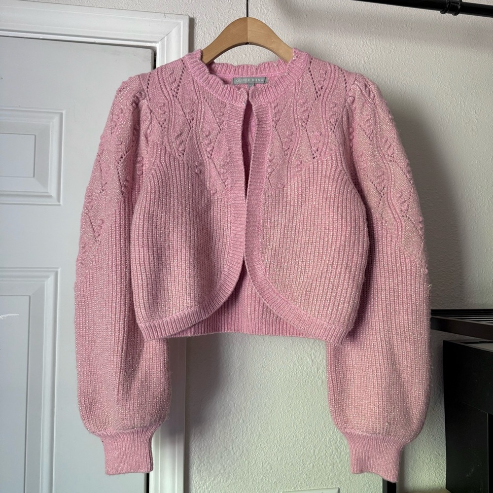 OLIVER BONAS pink metallic gold scallop hook‎ eye buttonless puff sleeve sweater